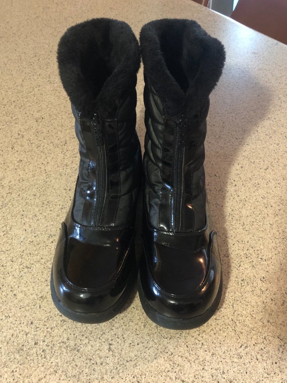 TOTES Kallie Snow Boots Womens 11 - Black Quilted Puffer Winter Boot